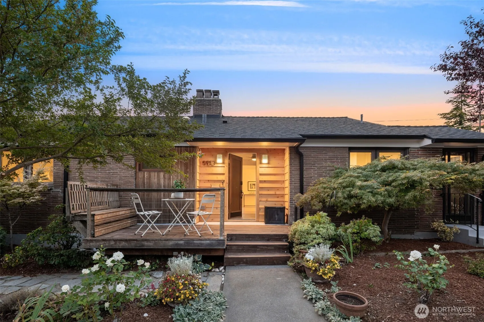 Property photo for 5903 36th Avenue Sw, Seattle photo 2