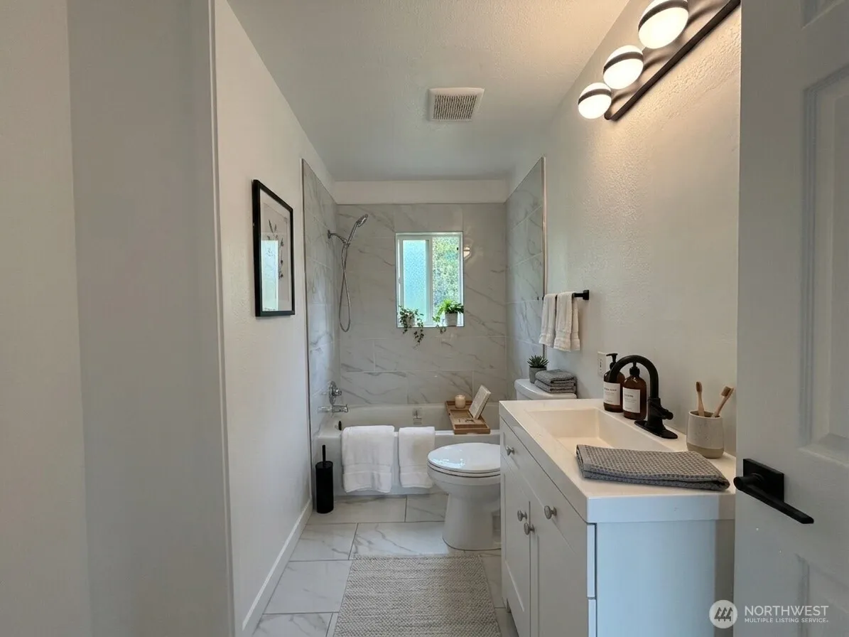 Property photo for 14217 Ave Se 196th, Renton photo 5