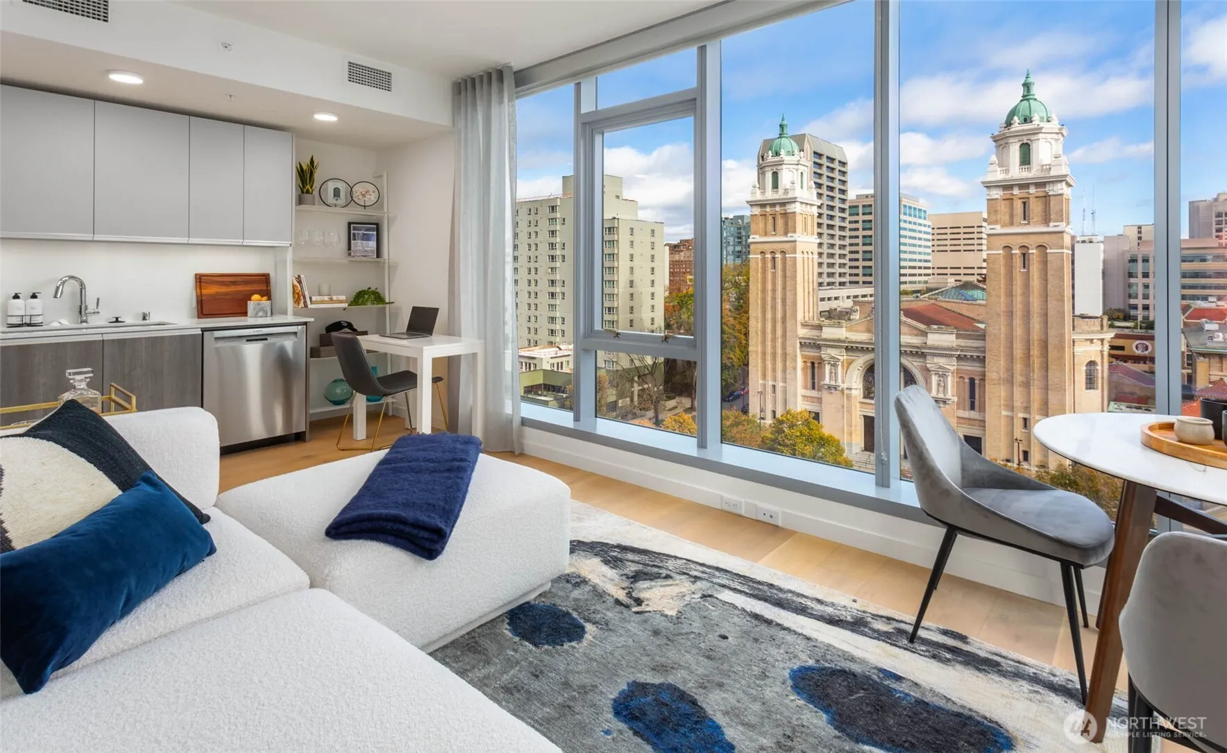 Property photo for 800 Columbia Street #1510, Seattle