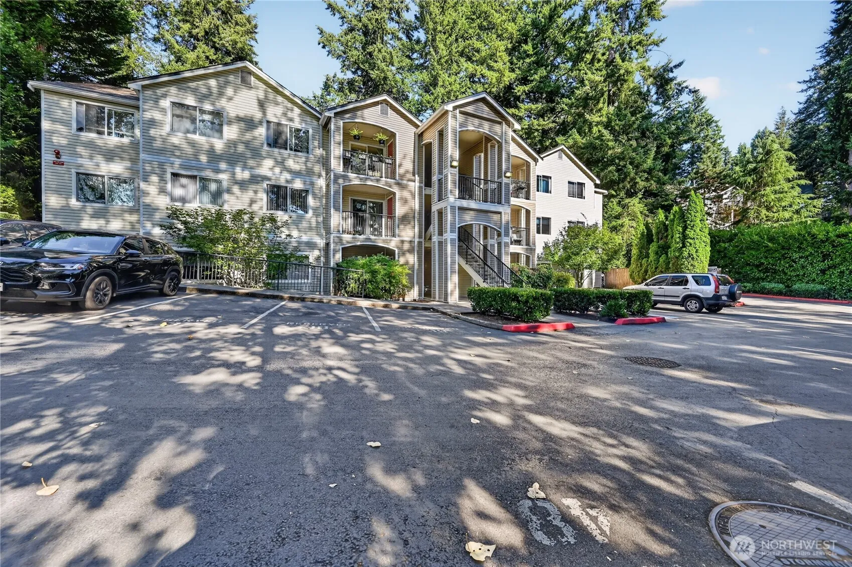 Property photo for 10709 Valley Viewrd #c101, Bothell
