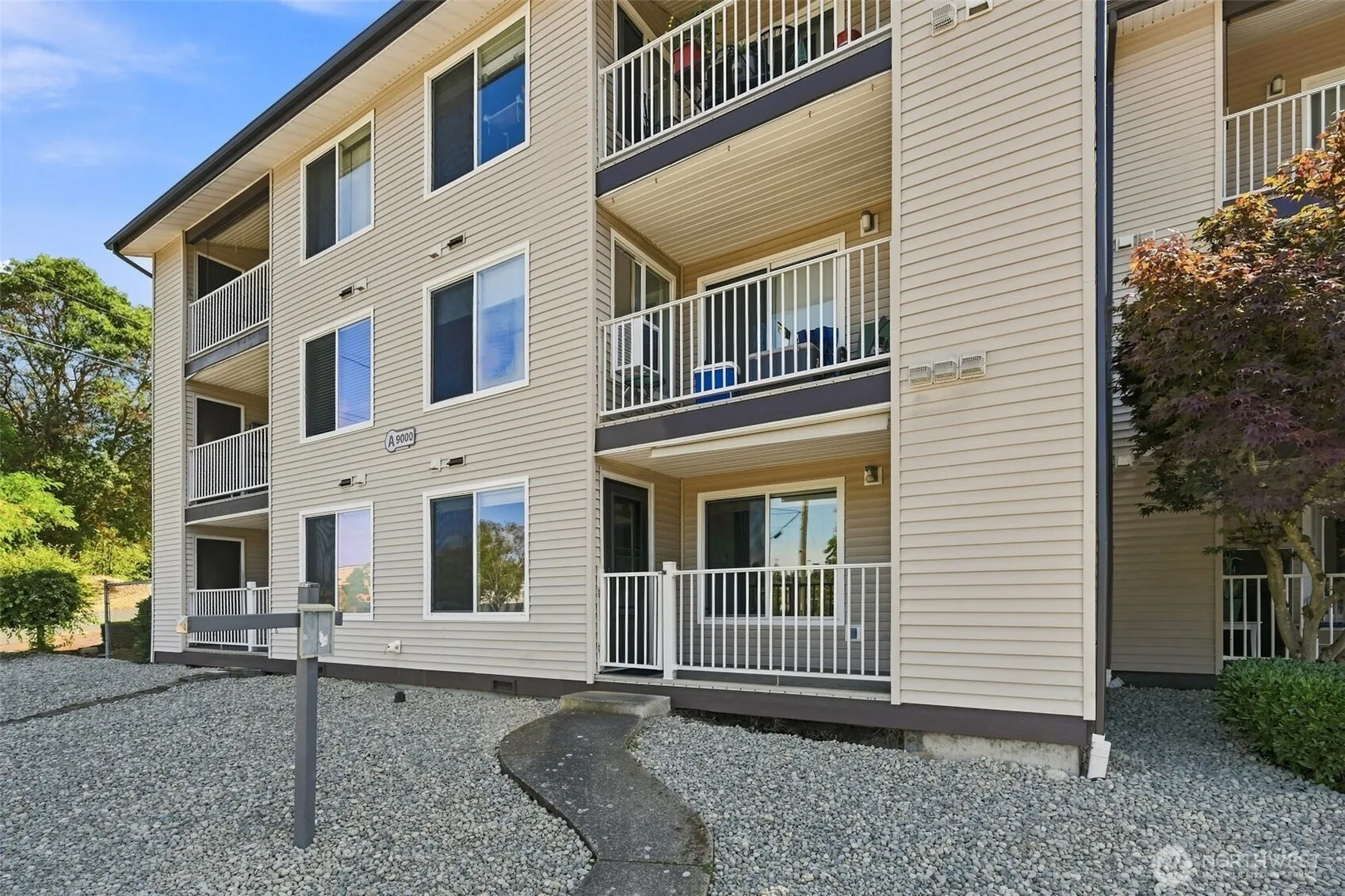 Property photo for 9000 25th Avenue Sw #102a, Seattle photo 2