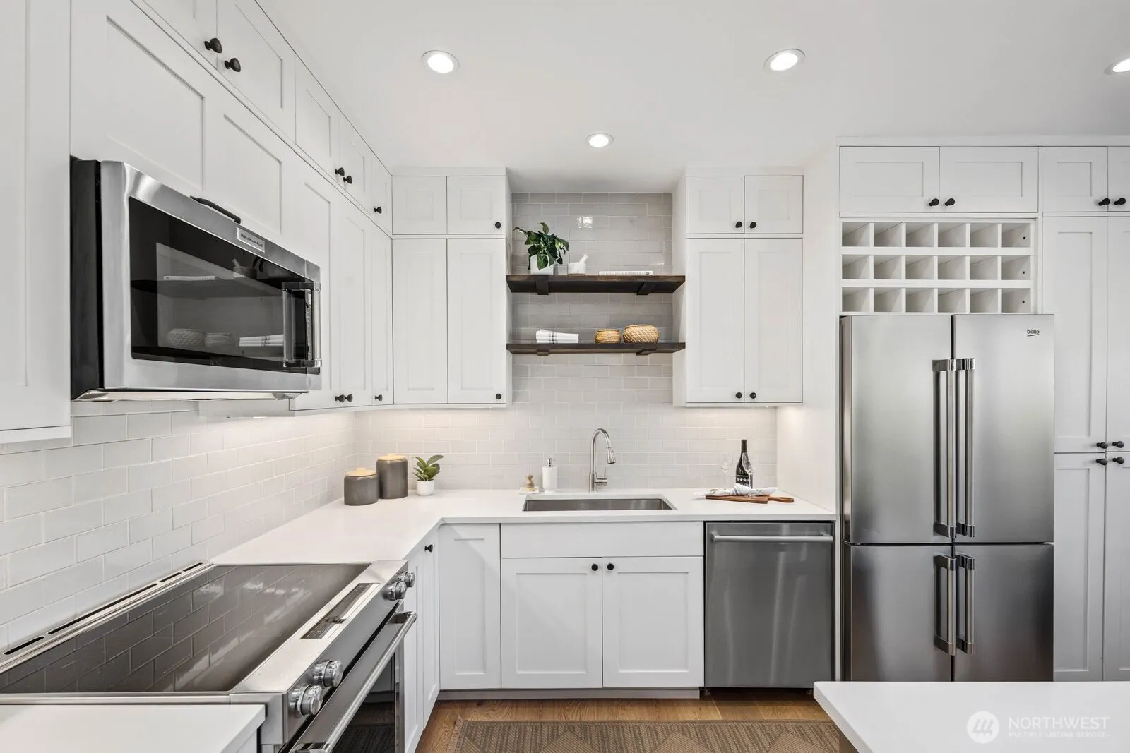 Property photo for 2616 4th Avenue N #402, Seattle photo 5