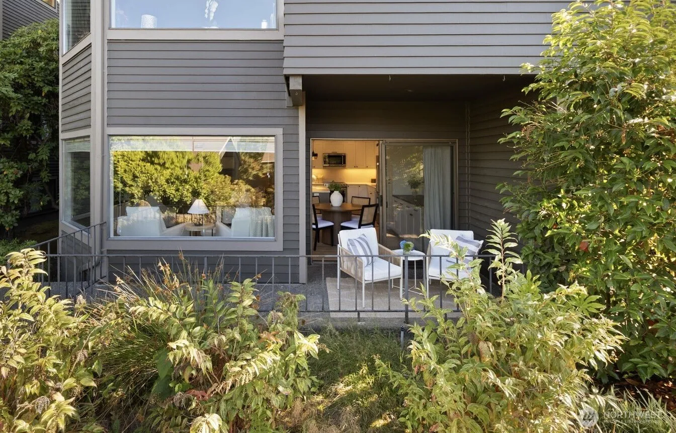 Property photo for 2616 4th Avenue N #402, Seattle