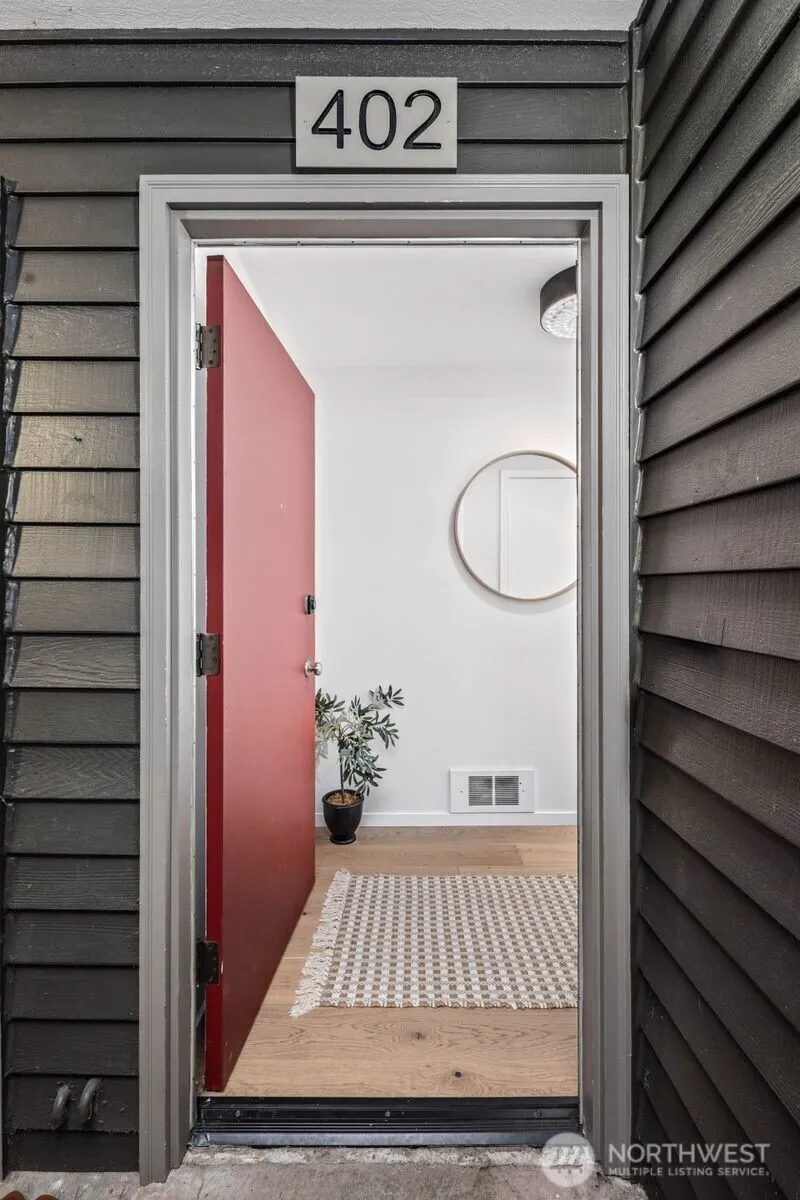 Property photo for 2616 4th Avenue N #402, Seattle photo 2