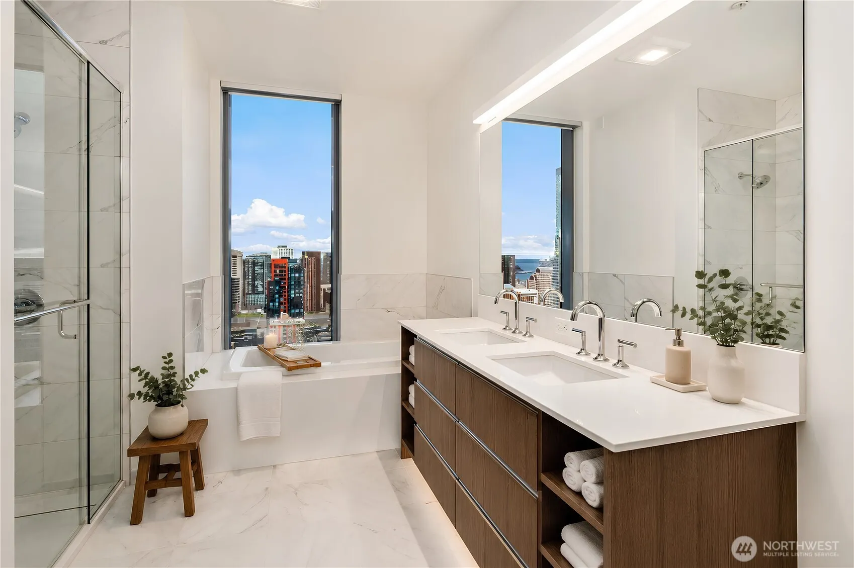 Property photo for 800 Columbia Street #3605, Seattle photo 5