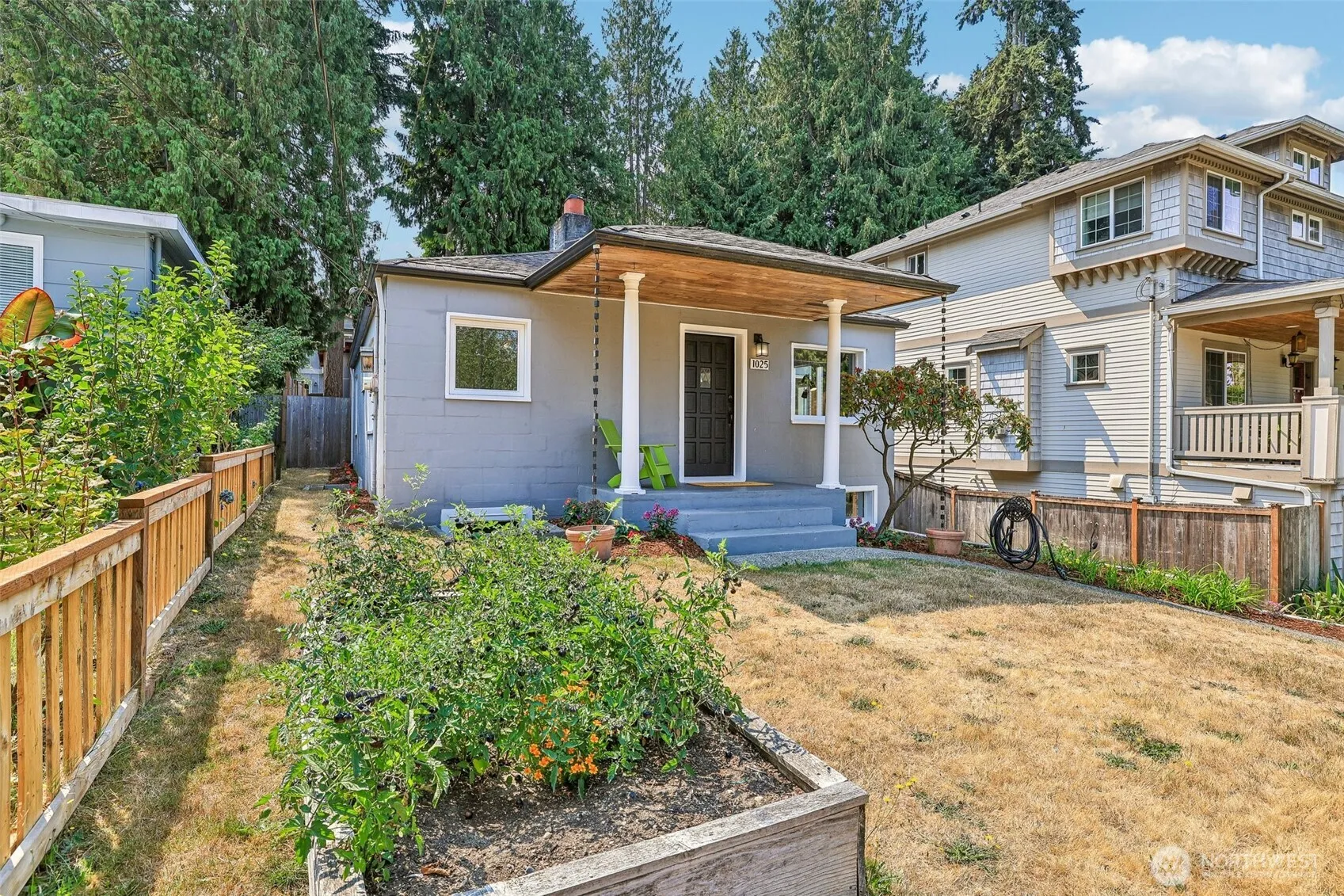 Property photo for 1025 Ne 103rd Street, Seattle photo 2