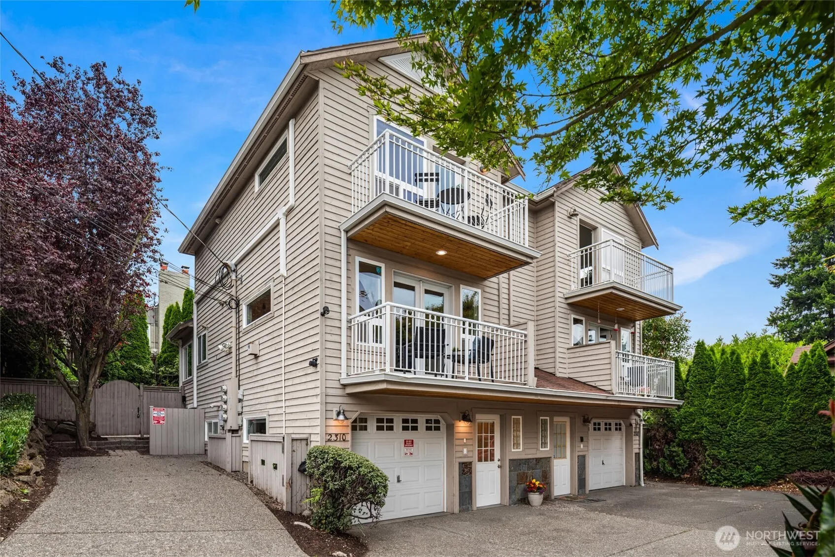 Property photo for 2310 W Dravus Street, Seattle photo 2