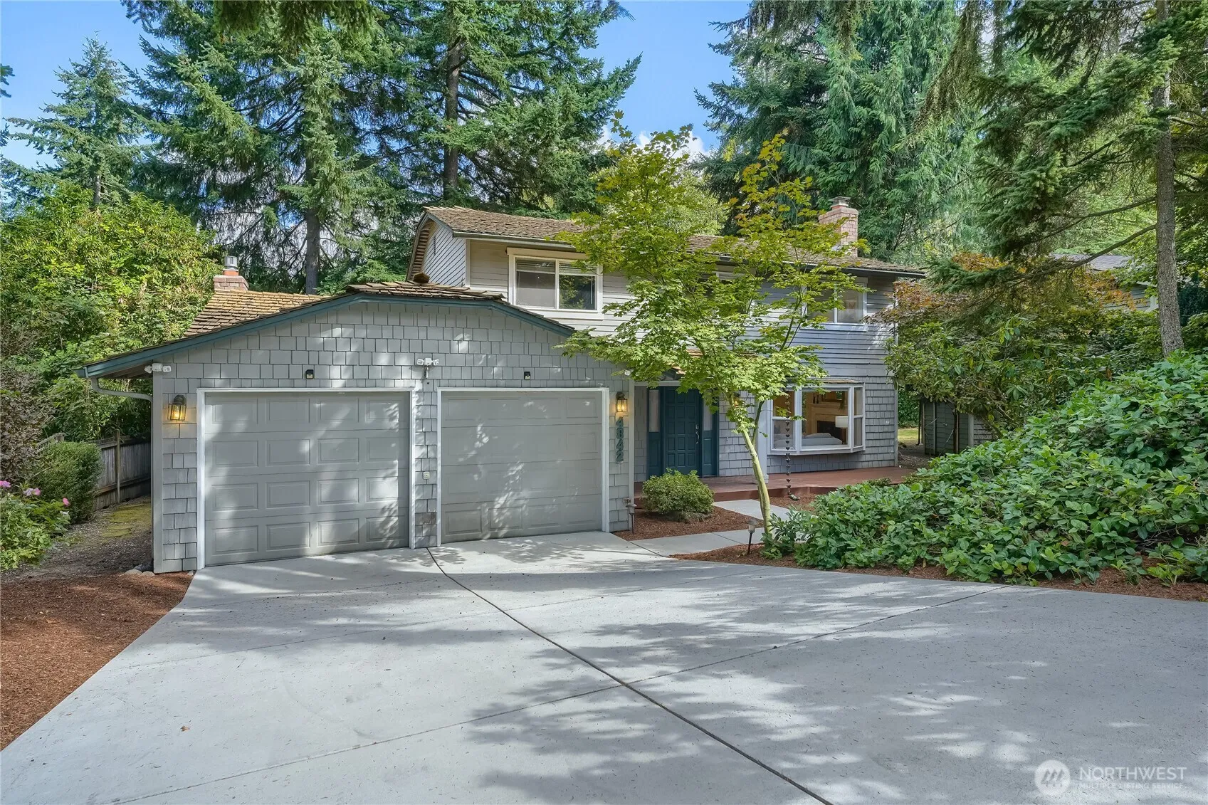 Property photo for 4842 152nd Place Se, Bellevue photo 2