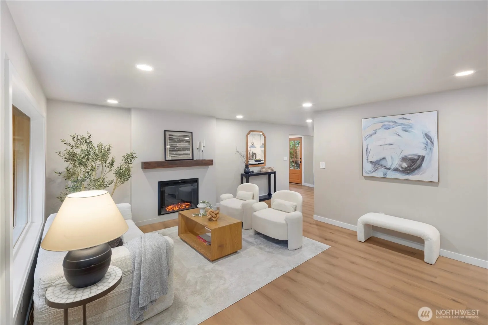 Property photo for 12520 24th Avenue Ne, Seattle photo 4