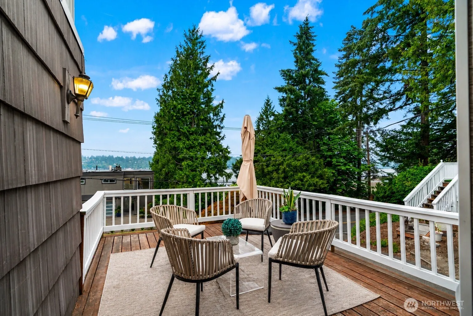 Property photo for 13142 Holmes Point Drive Ne, Kirkland photo 5