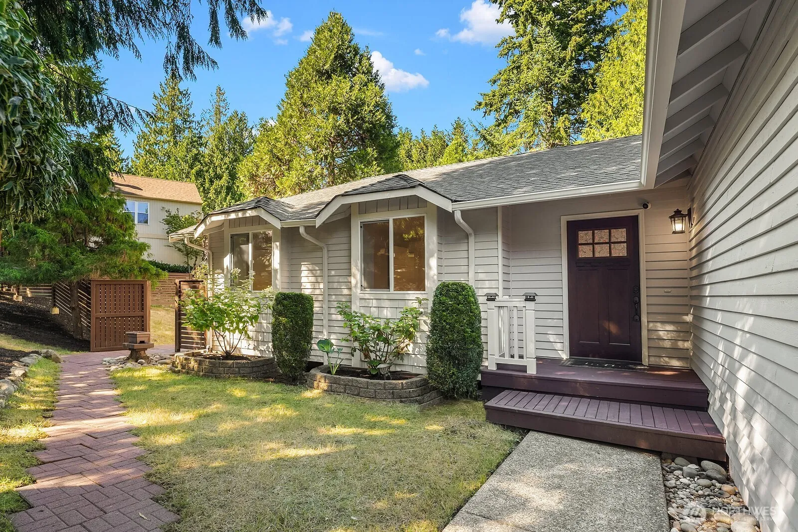 Property photo for 22706 Ne 12th Place, Sammamish photo 2