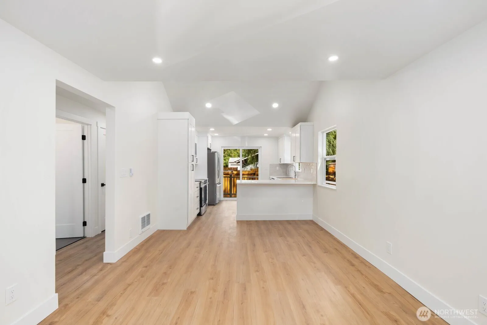 Property photo for 1710 Sw 160th Street, Seattle photo 4