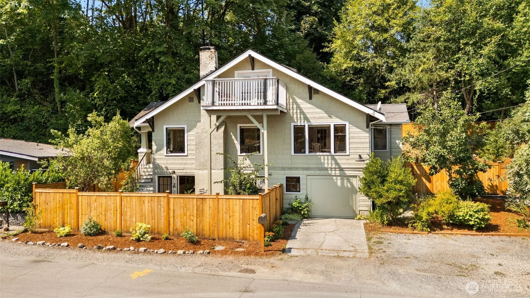 Property photo for 10015 68th Avenue S, Seattle photo 2