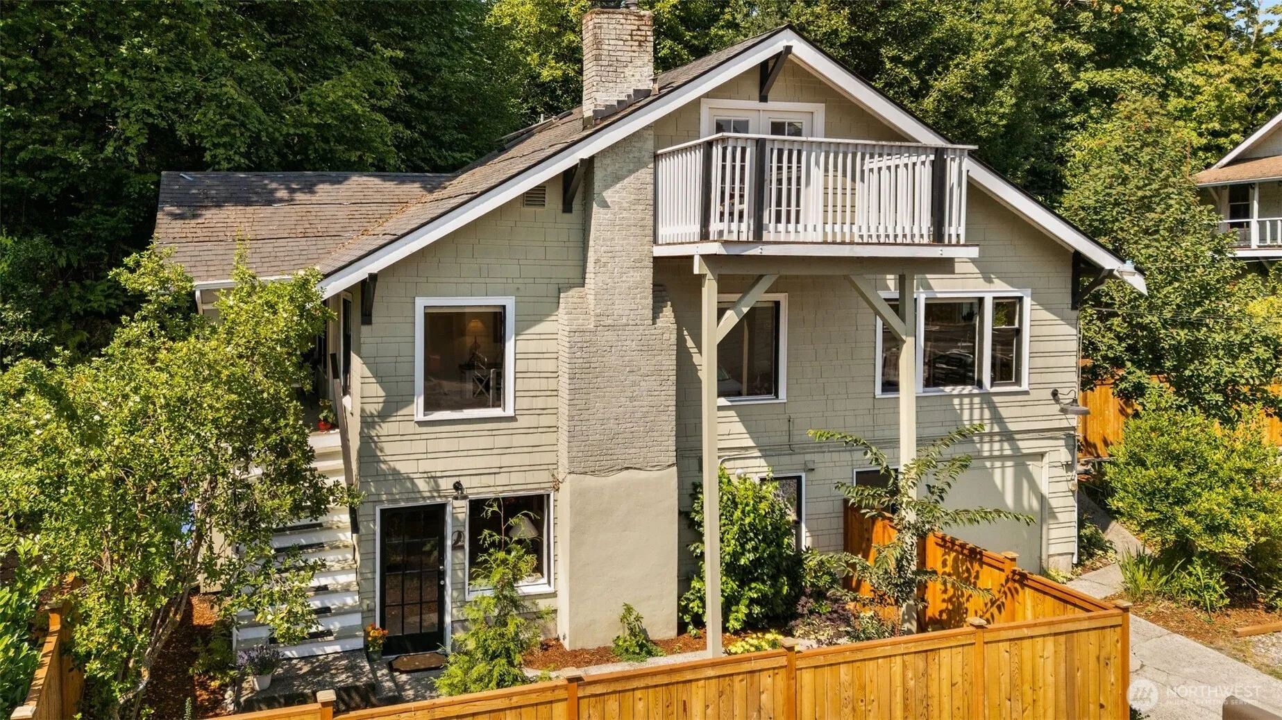 Property photo for 10015 68th Avenue S, Seattle photo 3
