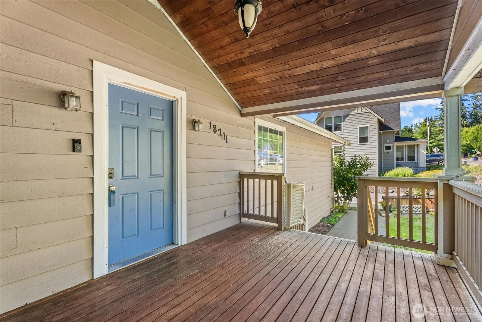 Property photo for 18711 82nd Avenue Ne, Kenmore photo 3