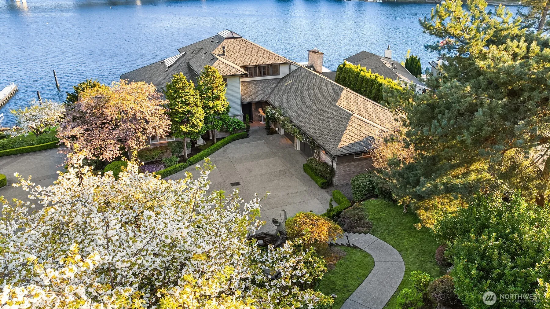 Property photo for 16 Enatai Drive, Bellevue photo 3