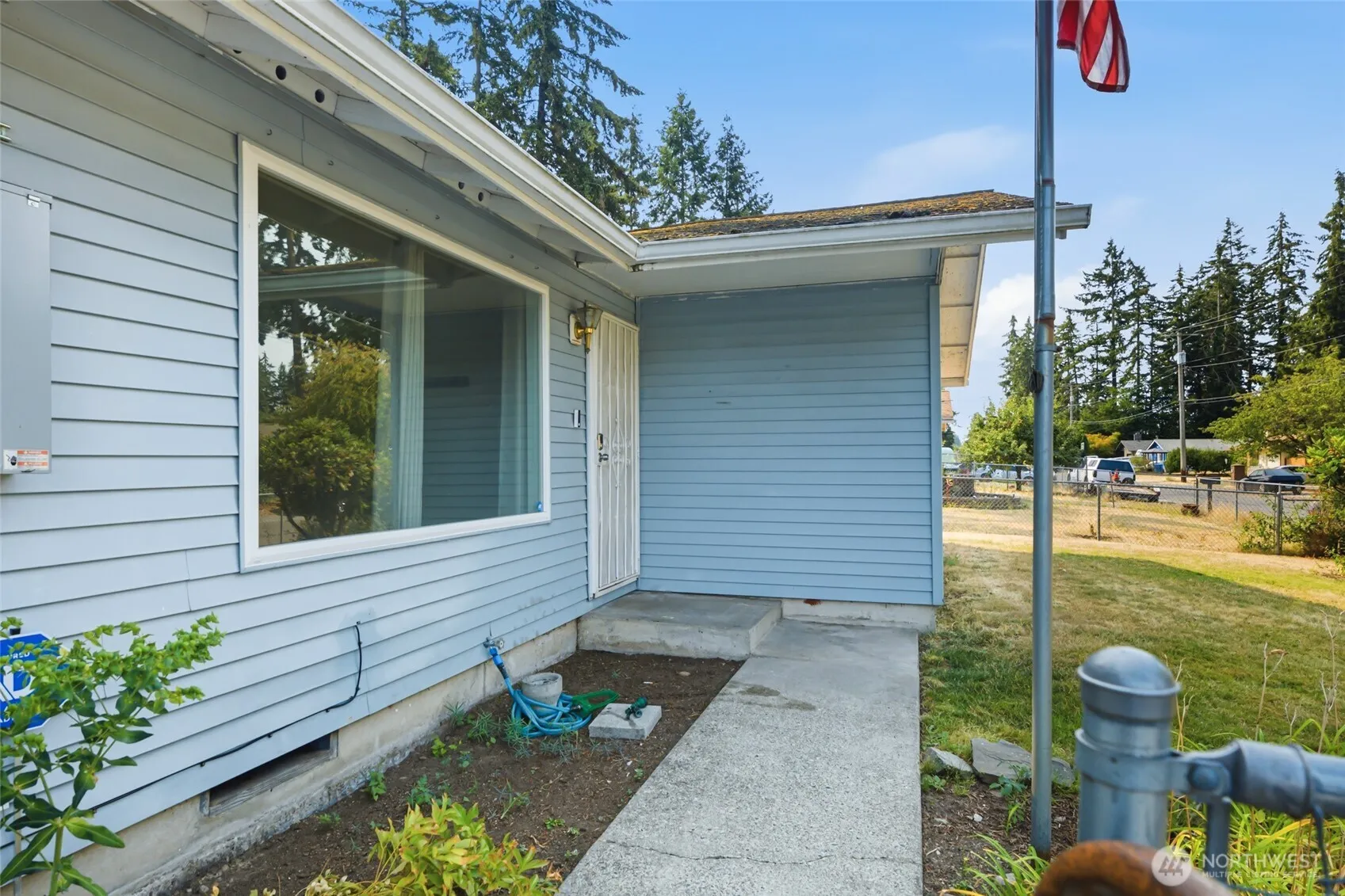 Property photo for 17215 13th Avenue Ct E, Spanaway photo 2