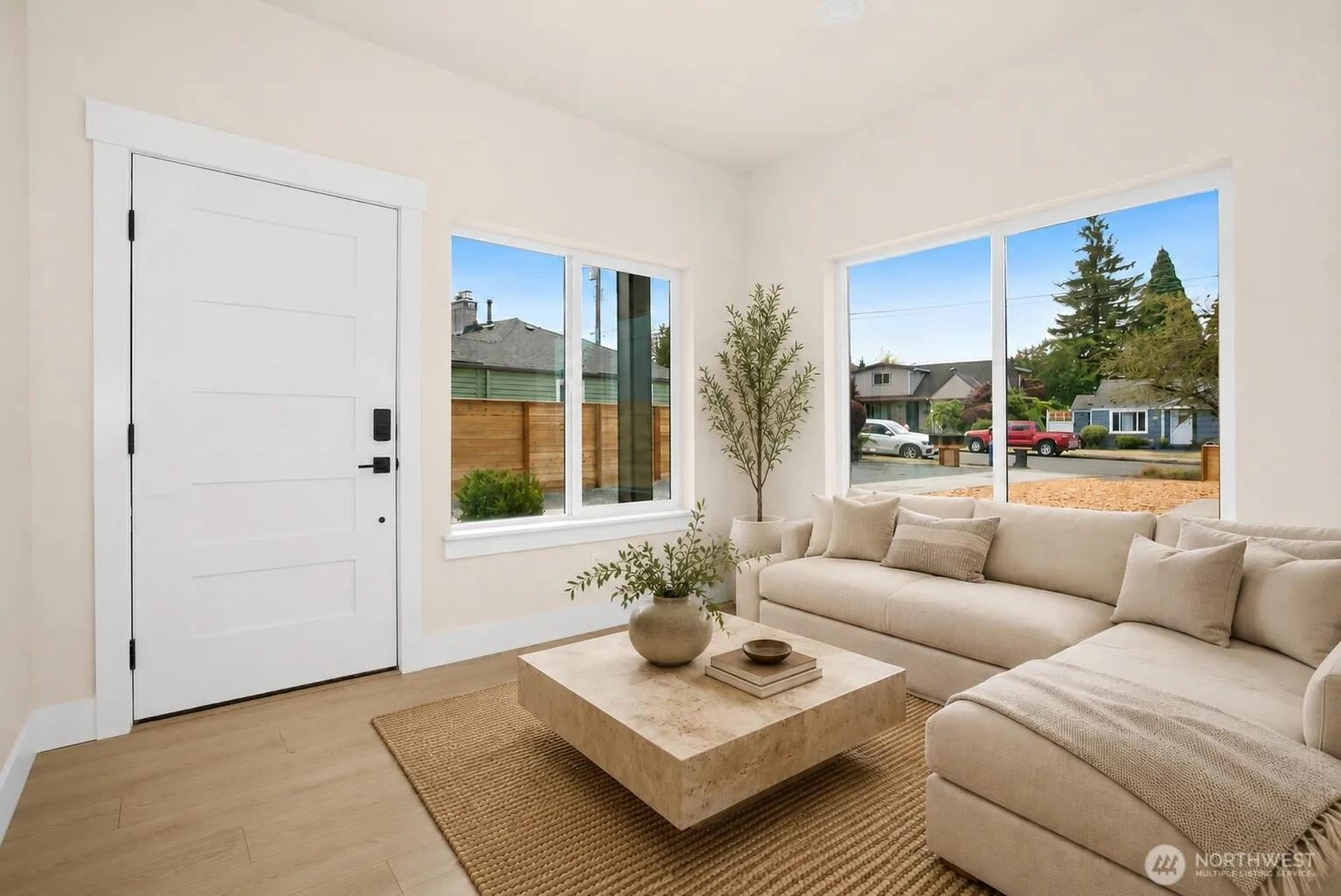 Property photo for 508 Sw 137th Street #b, Burien photo 2
