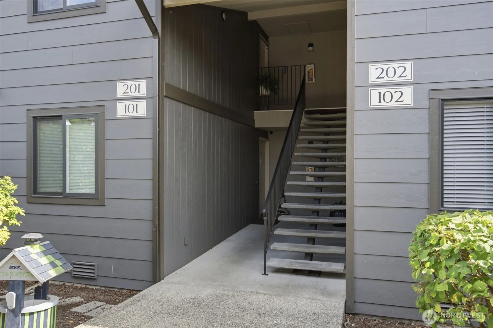 Property photo for 3320 Narrows View Lane Ne #201, Bremerton photo 4