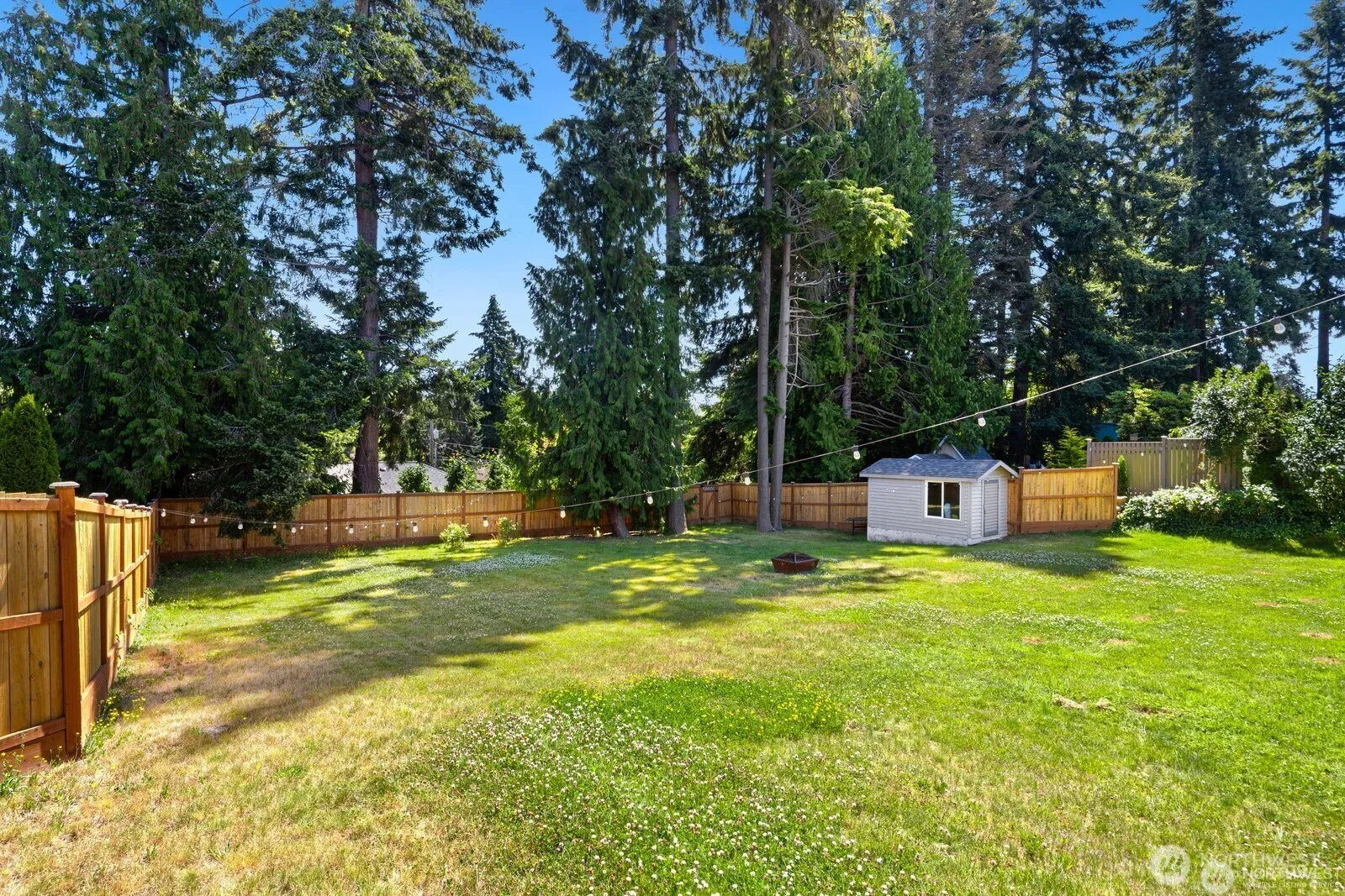 Property photo for 5011 Seahurst Avenue, Everett