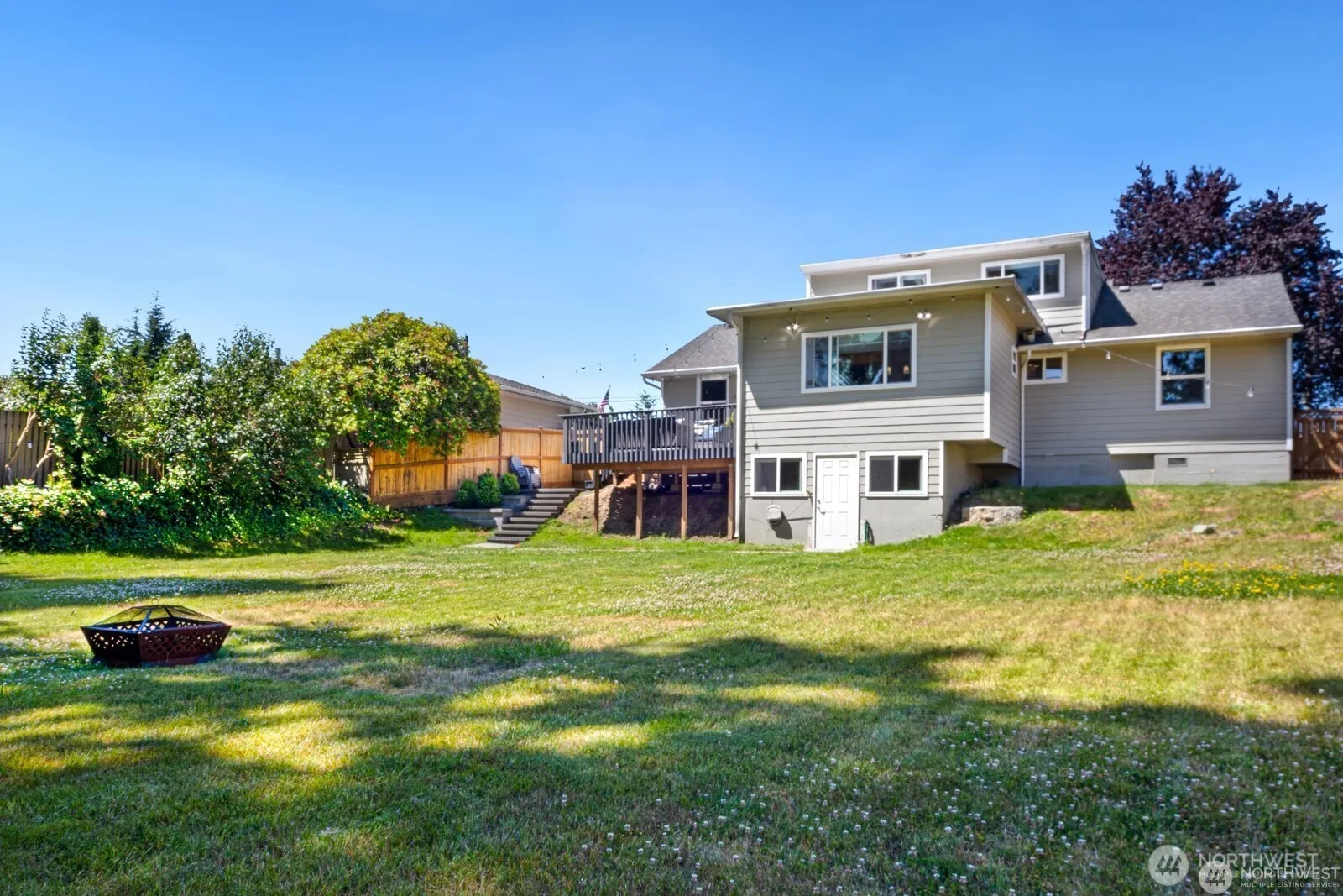 Property photo for 5011 Seahurst Avenue, Everett photo 2
