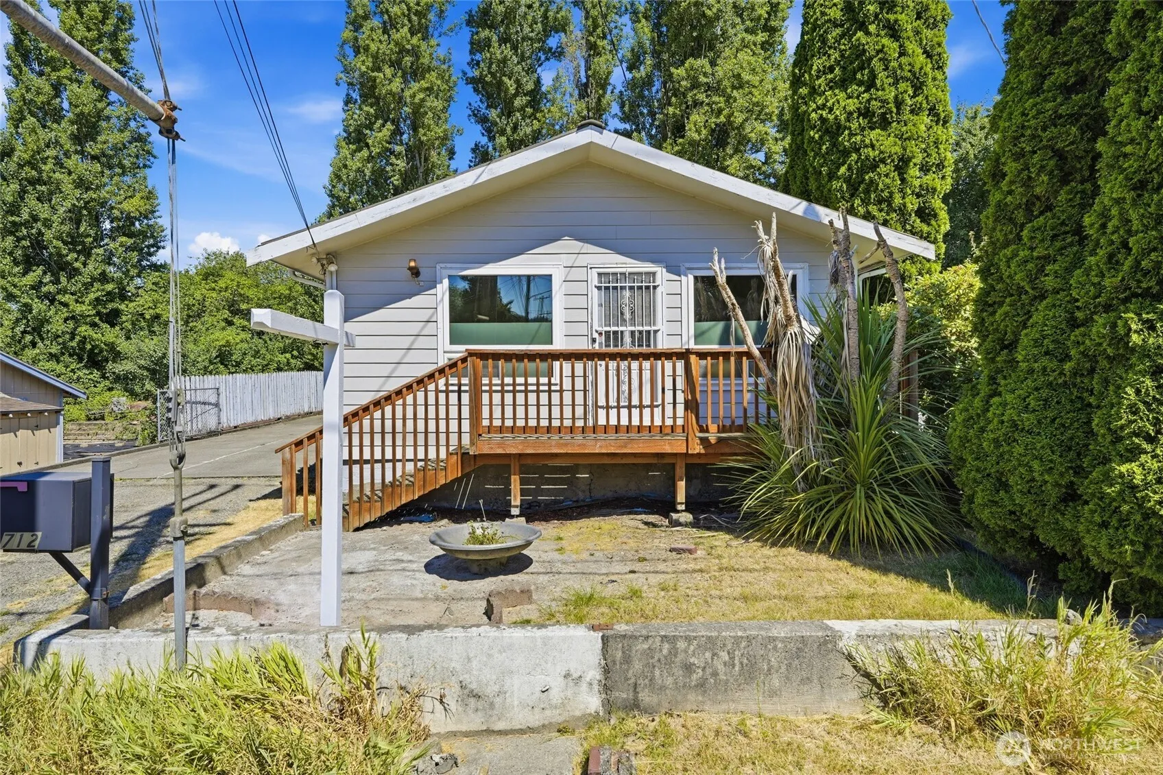 Property photo for 712 S Director Street, Seattle photo 2