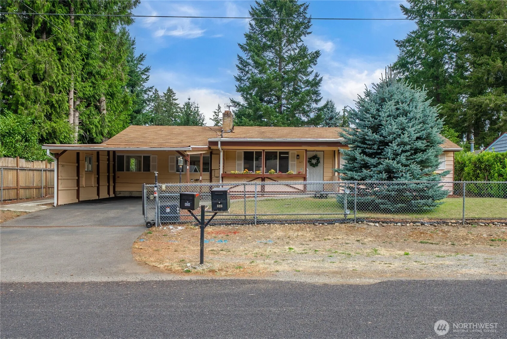 Property photo for 625 175th Street S, Spanaway photo 2