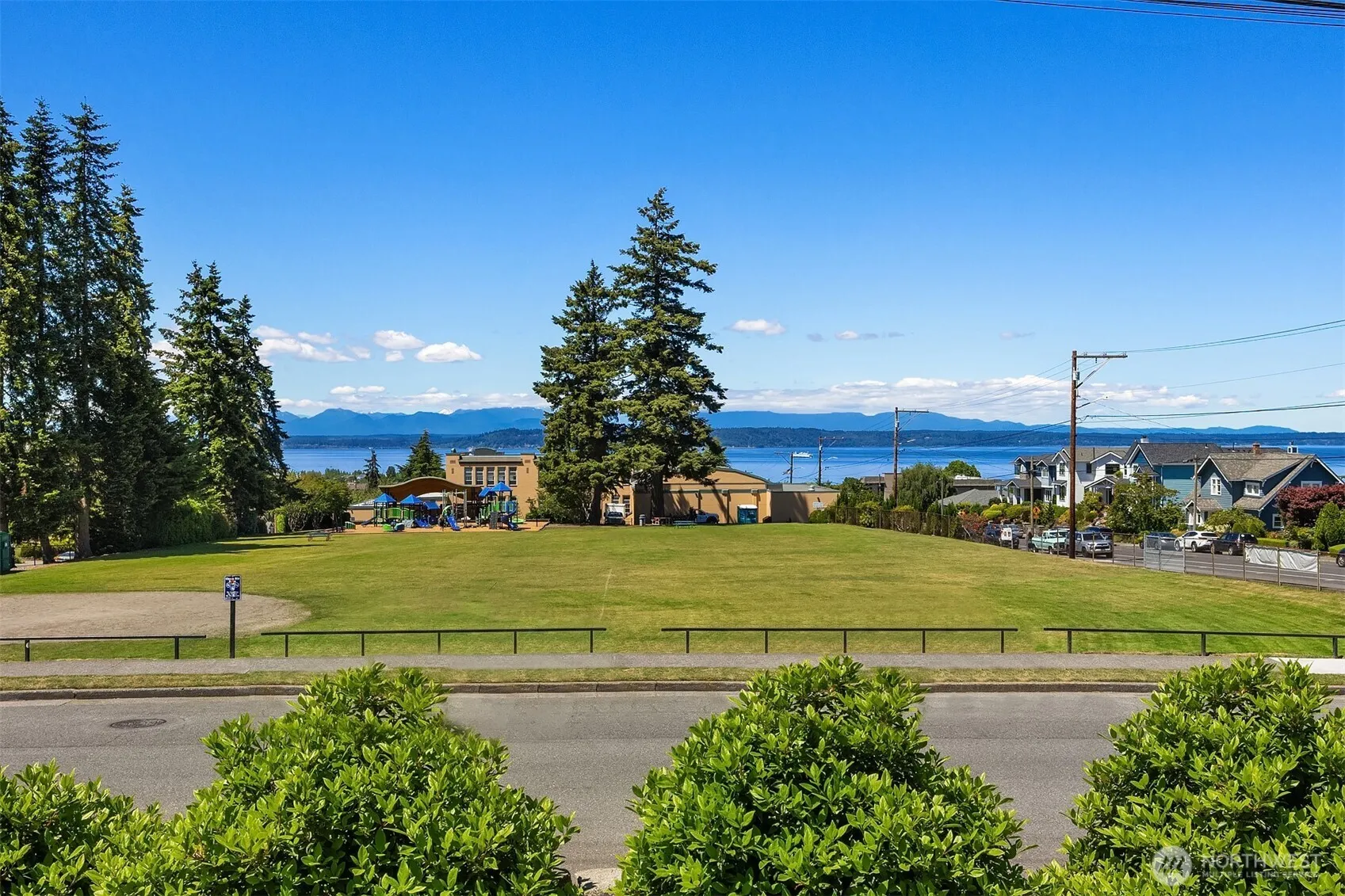 Property photo for 103 8th Avenue S, Edmonds photo 2
