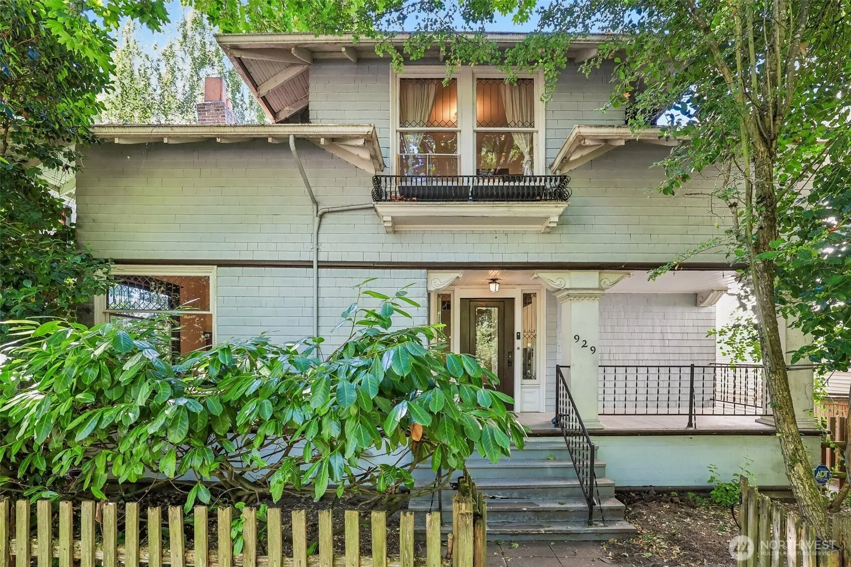 Property photo for 929 13th Avenue E, Seattle