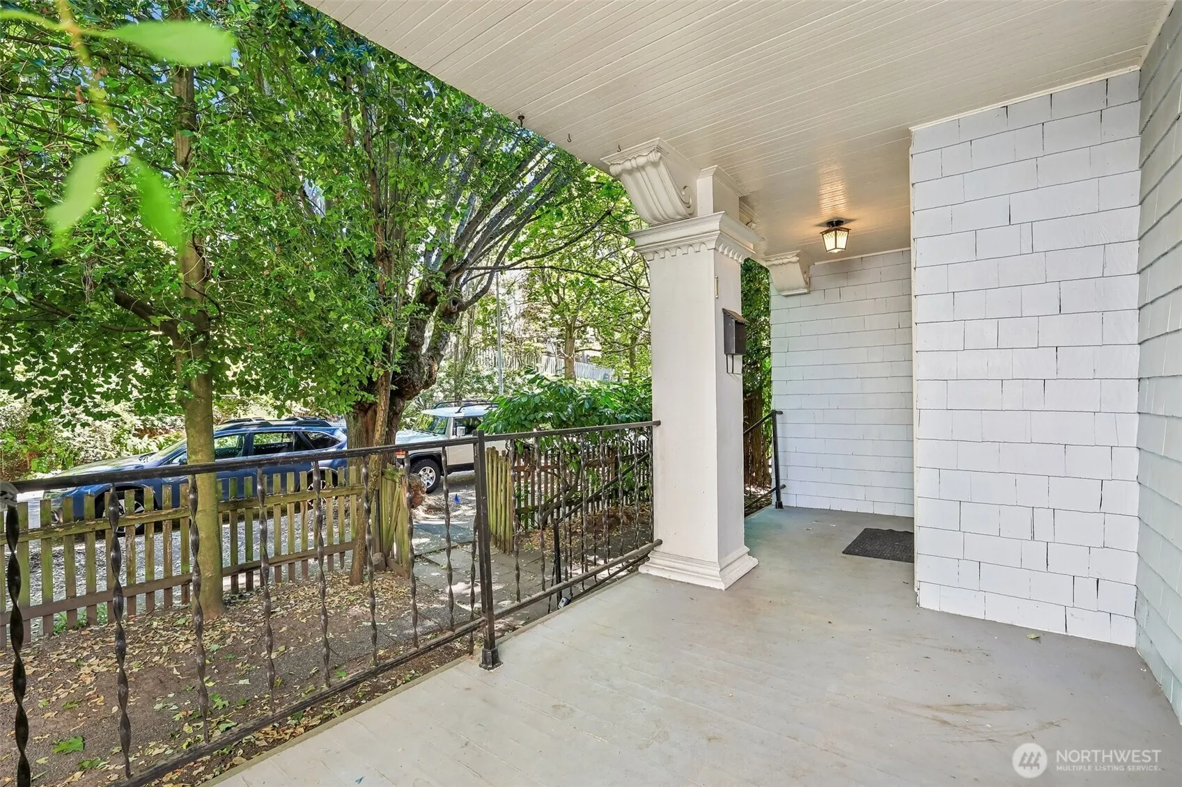 Property photo for 929 13th Avenue E, Seattle photo 5