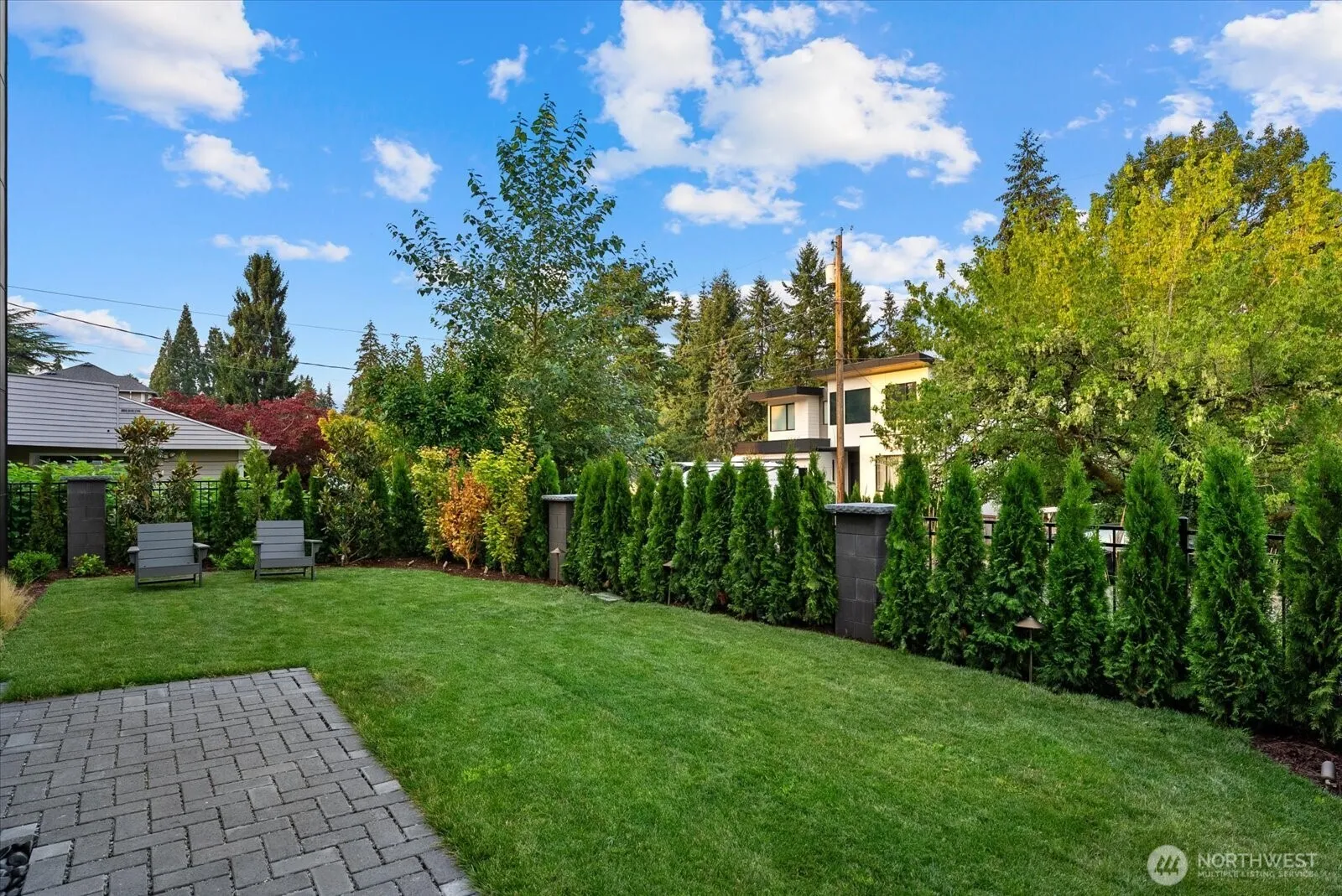 Property photo for 1331 102nd Avenue Ne, Bellevue photo 2