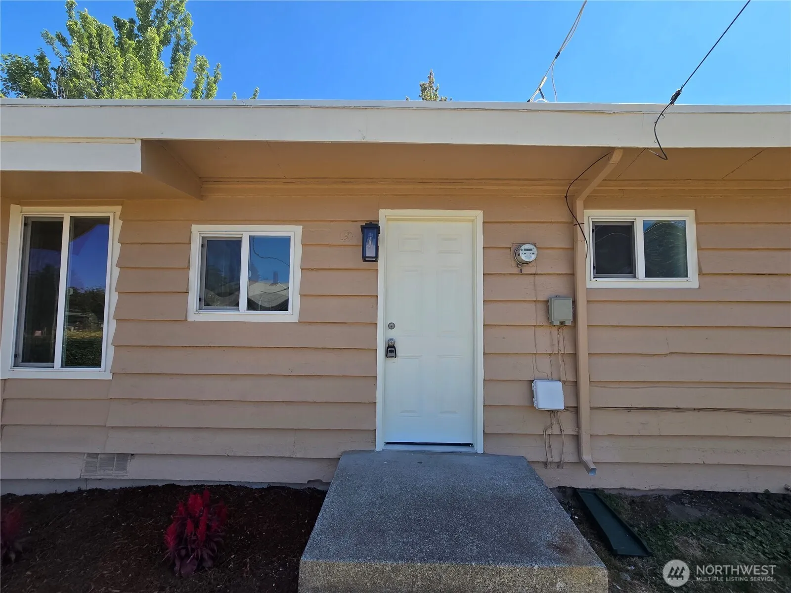 Property photo for 8907 Beacon Avenue S, Seattle photo 4