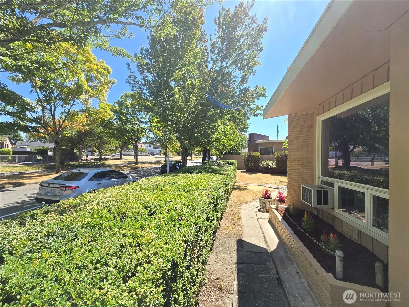 Property photo for 8907 Beacon Avenue S, Seattle photo 5