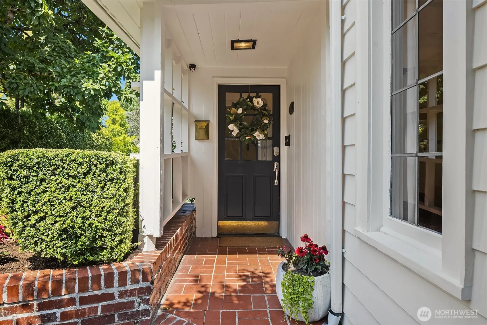 Property photo for 1502 39th Avenue E, Seattle photo 3