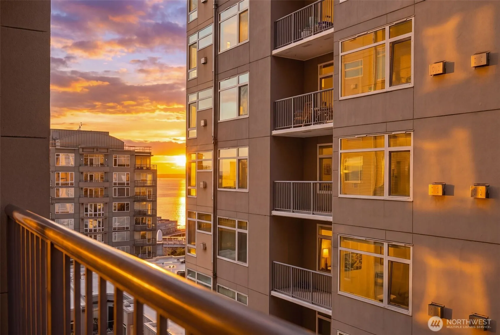 Property photo for 2801 1st Avenue #703, Seattle photo 2
