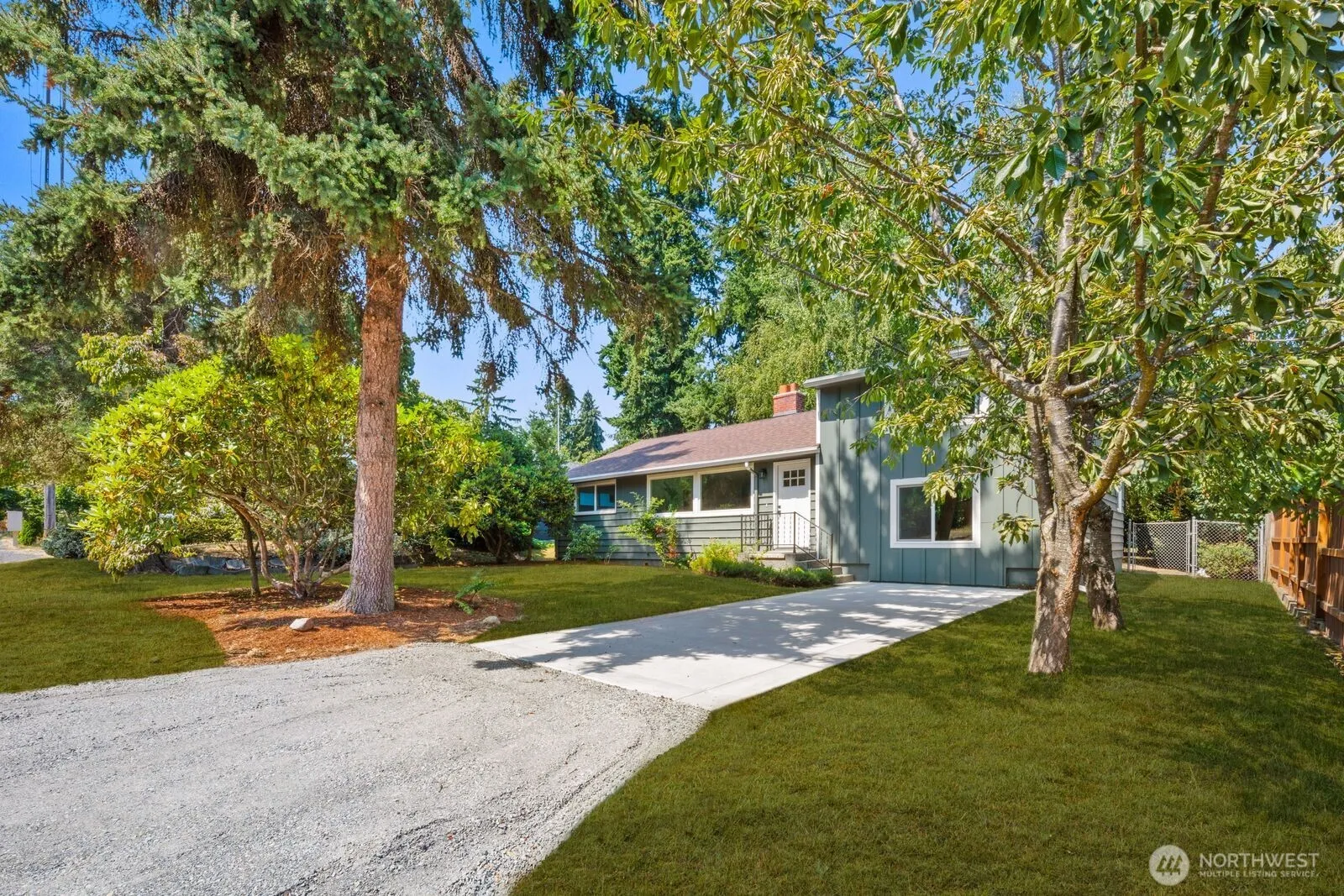 Property photo for 1639 N 190th Street, Shoreline photo 2