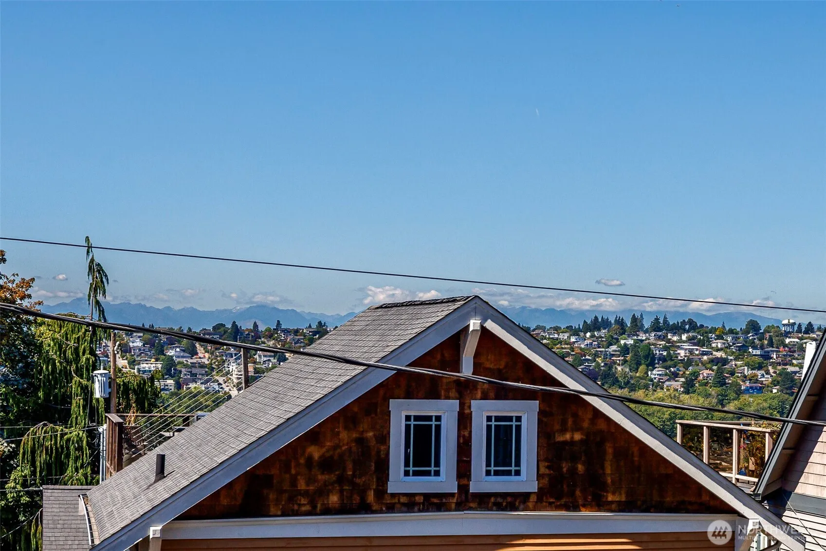 Property photo for 1909 10th Avenue W #201, Seattle photo 3