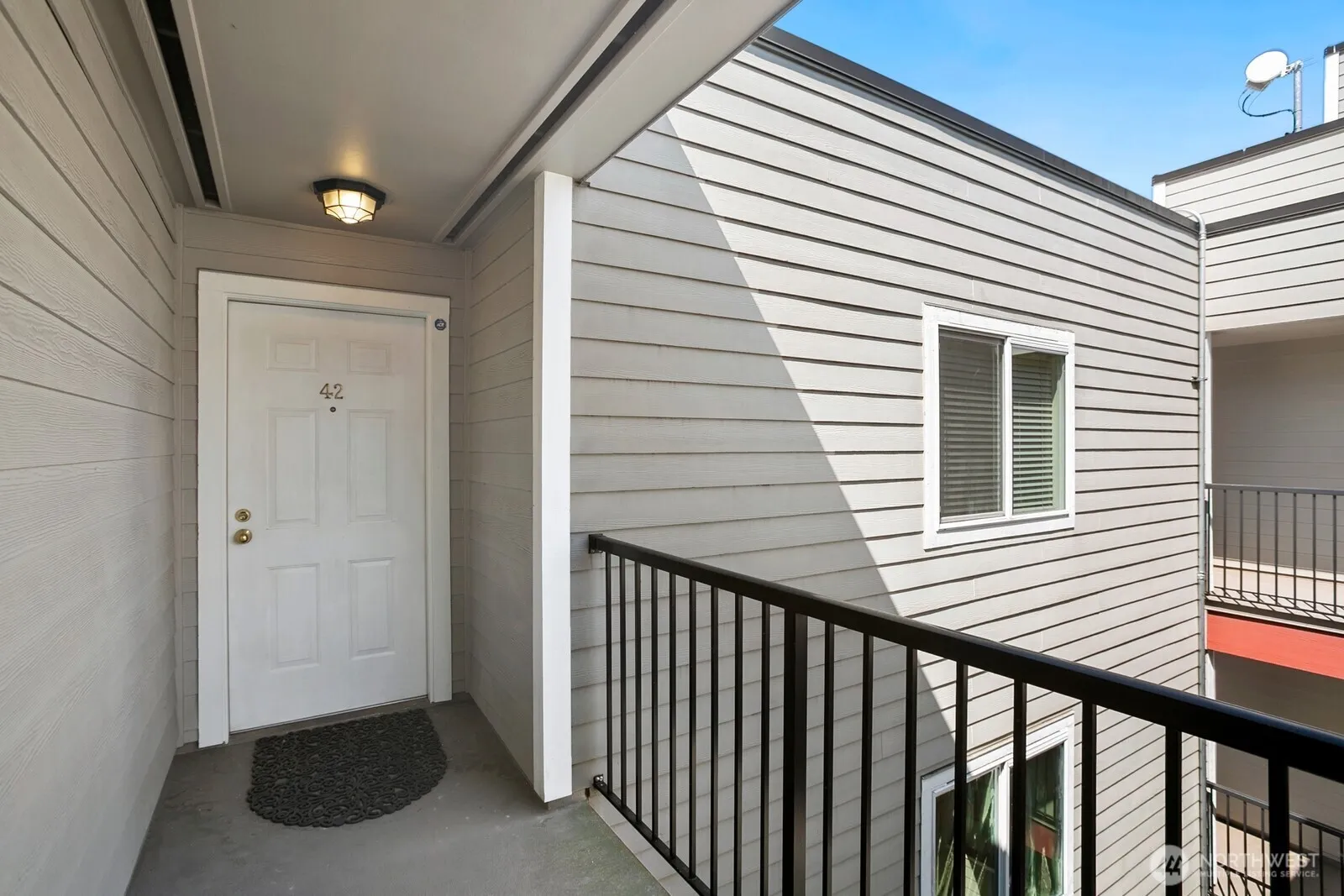 Property photo for 1617 Summit Avenue #42, Seattle photo 4