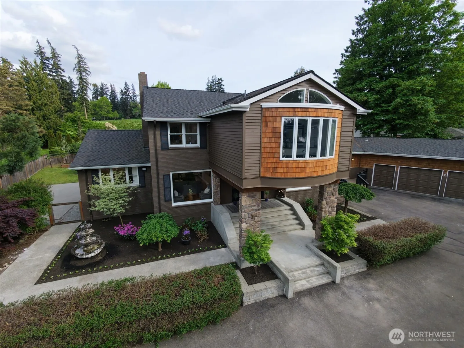 Property photo for 16066 Inglewood Road Ne, Kenmore photo 3
