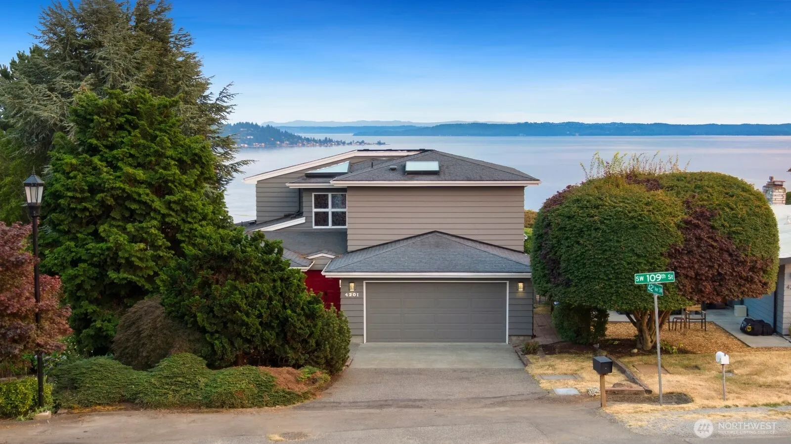 Property photo for 4201 Sw 109th, Seattle