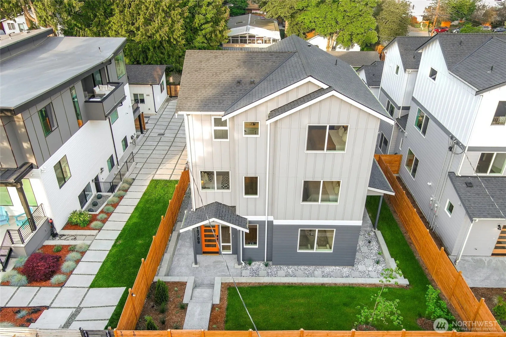 Property photo for 10702 Linden Avenue N, Seattle photo 2