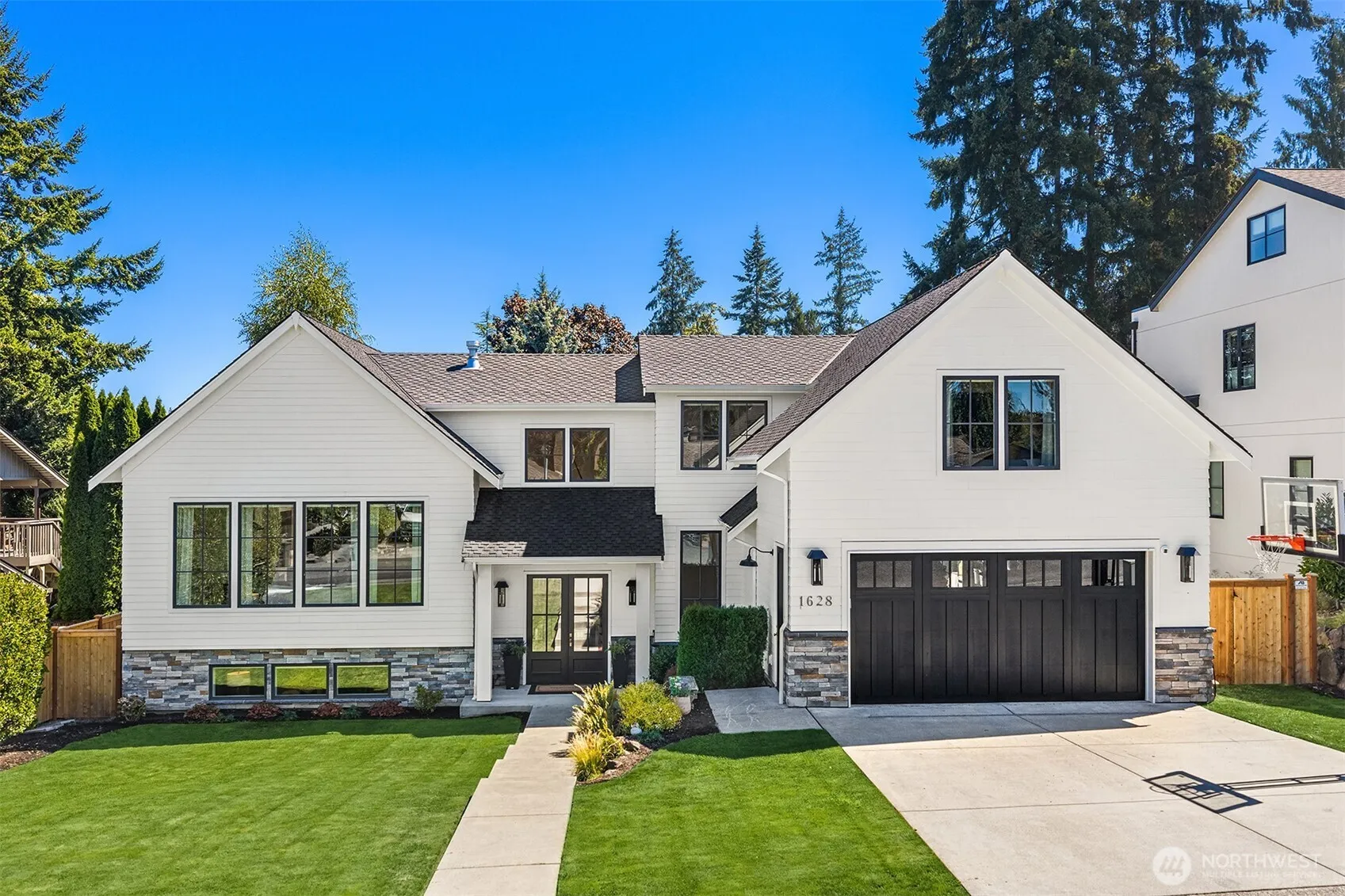 Property photo for 1628 184th Avenue Ne, Bellevue photo 3