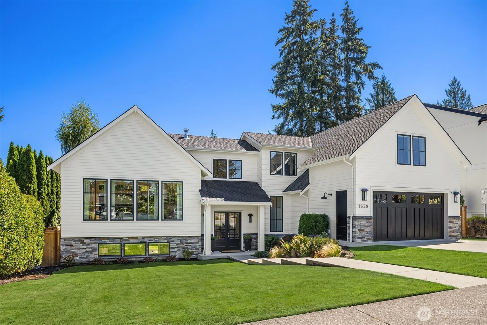Property photo for 1628 184th Avenue Ne, Bellevue photo 2