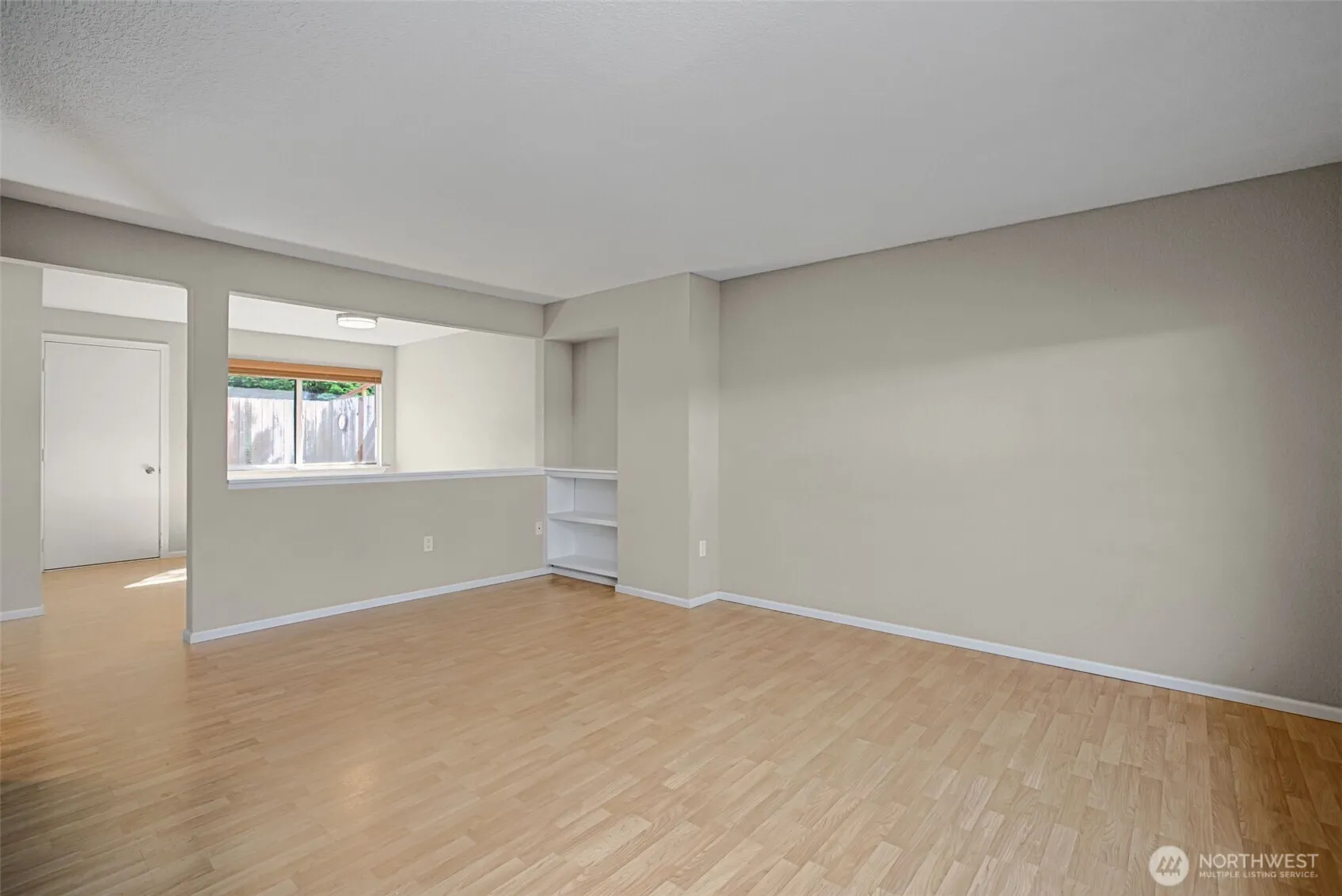 Property photo for 212 Sw 146th Street #105, Burien photo 2