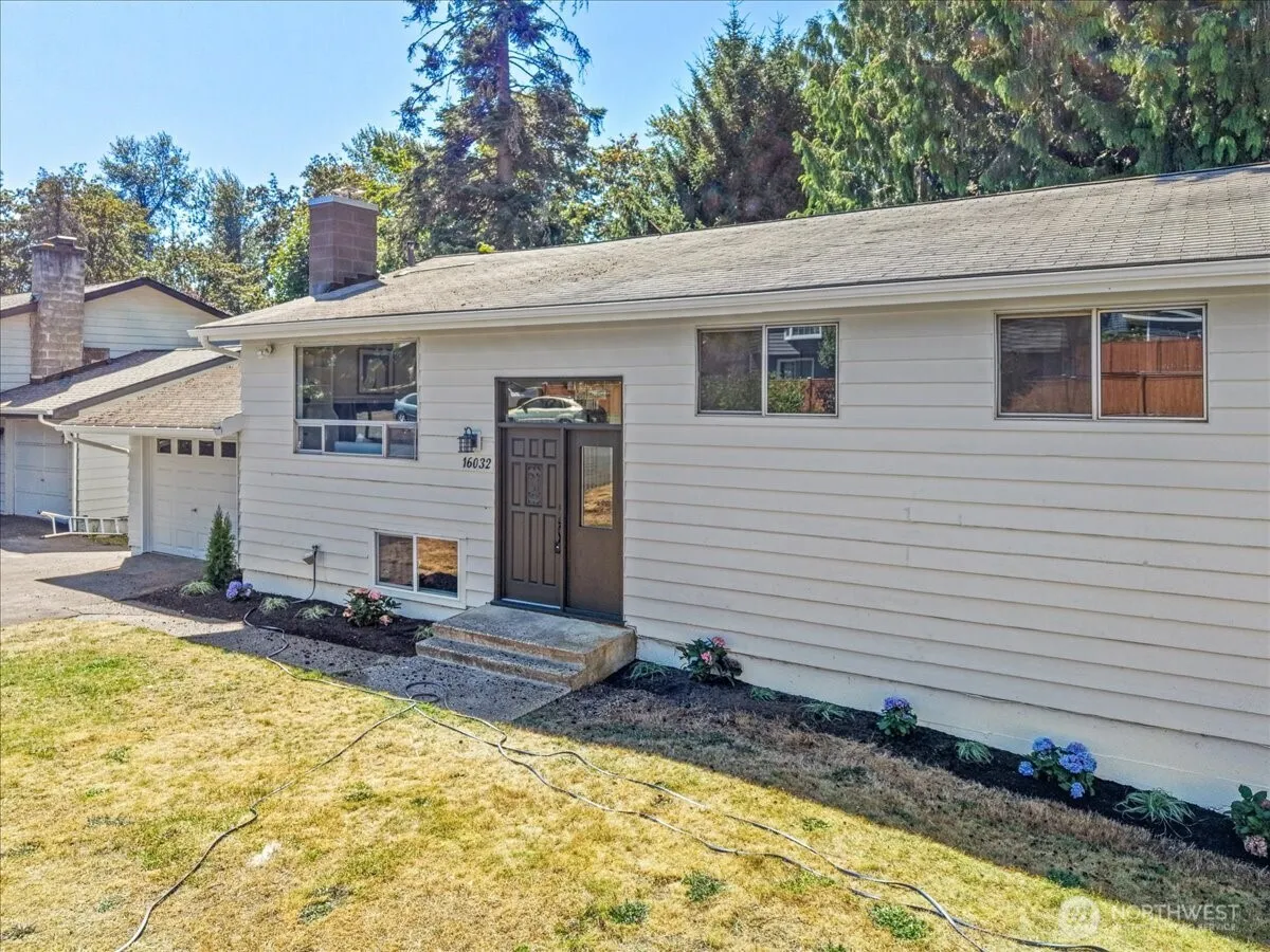 Property photo for 16032 22nd Avenue W, Lynnwood photo 2