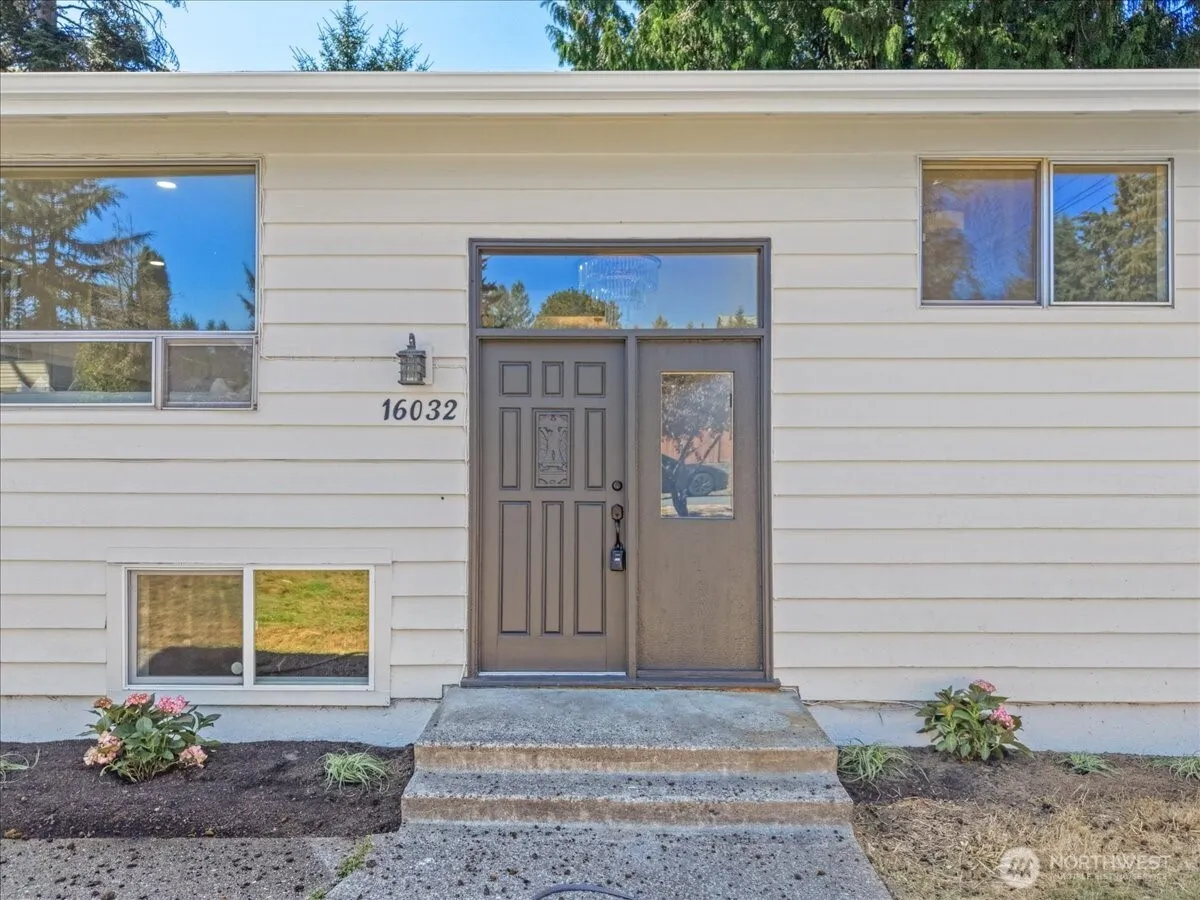 Property photo for 16032 22nd Avenue W, Lynnwood photo 3