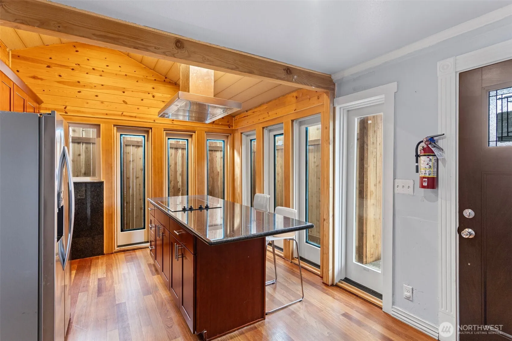Property photo for 6618 43rd Avenue S, Seattle photo 5
