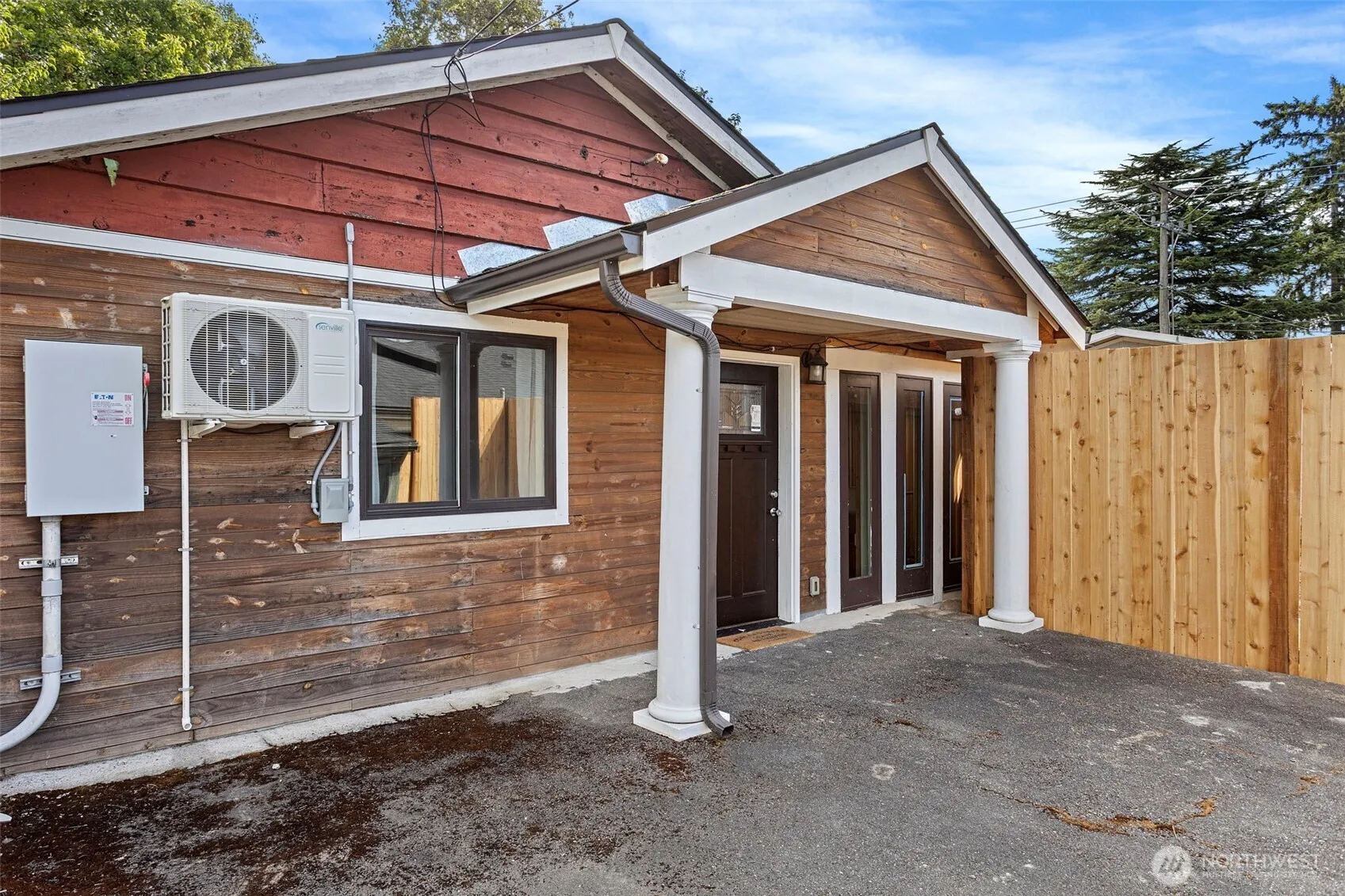 Property photo for 6618 43rd Avenue S, Seattle photo 2
