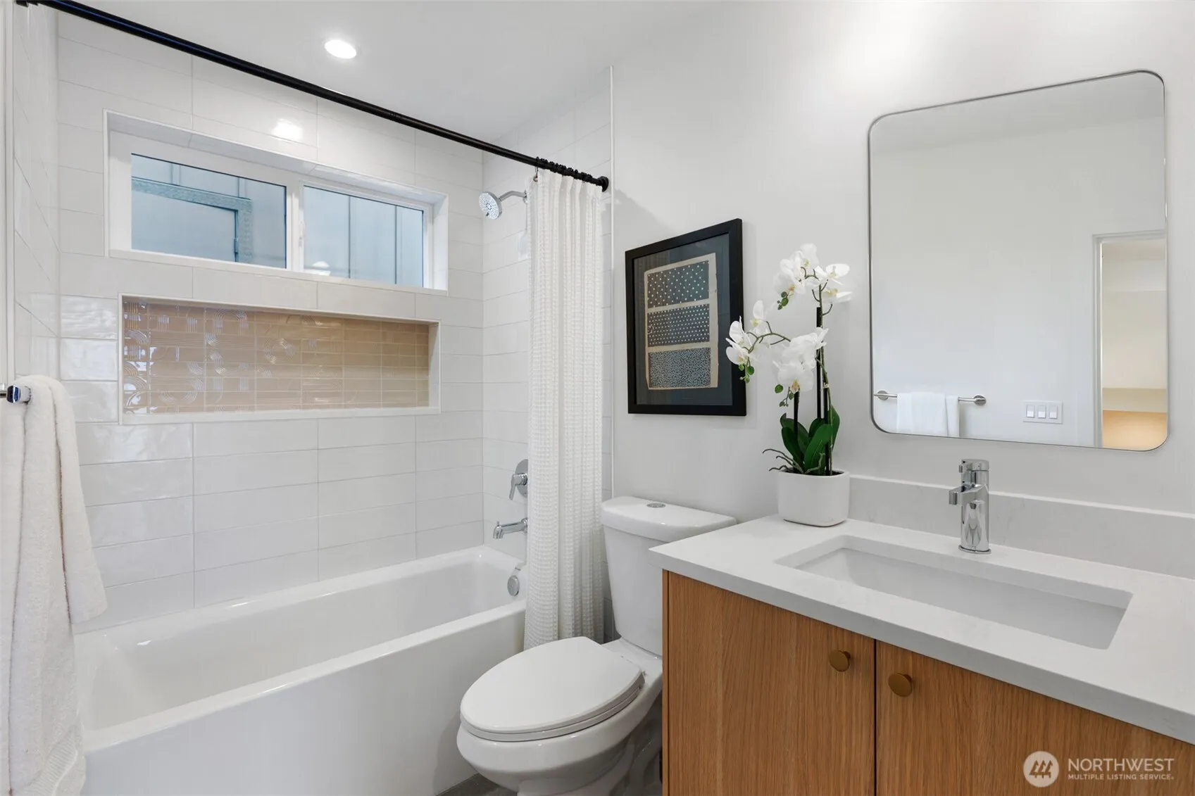 Property photo for 707 B N 65th Street, Seattle photo 3