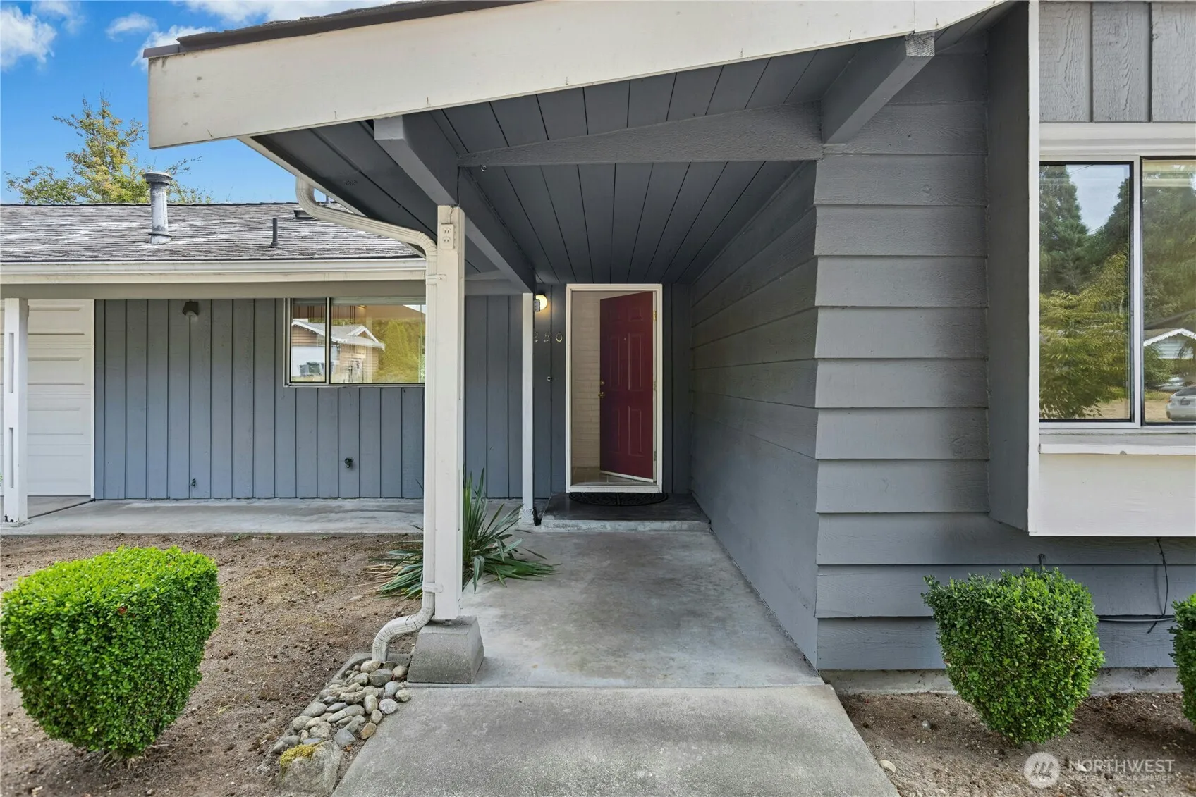 Property photo for 250 110th Place Se, Bellevue photo 3